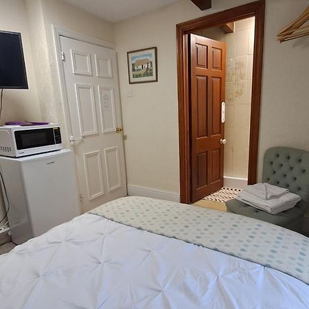 Coynant Farm Guesthouse - Farm Park Stay 斯旺西 外观 照片