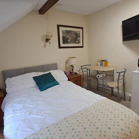 Coynant Farm Guesthouse - Farm Park Stay 斯旺西 外观 照片
