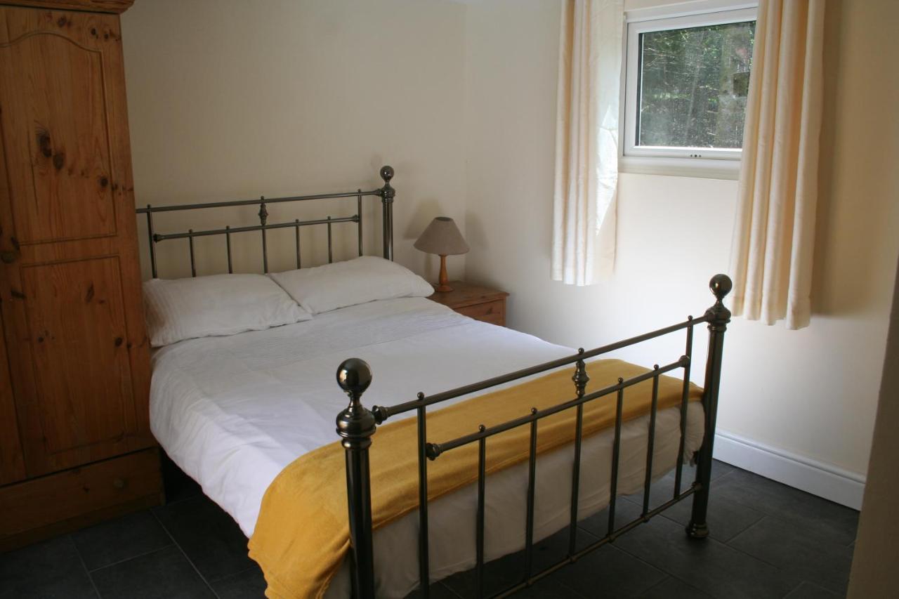 Coynant Farm Guesthouse - Farm Park Stay 斯旺西 外观 照片