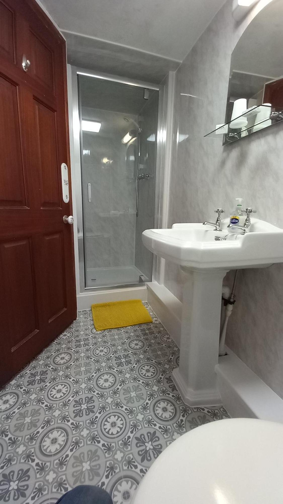 Coynant Farm Guesthouse - Farm Park Stay 斯旺西 外观 照片