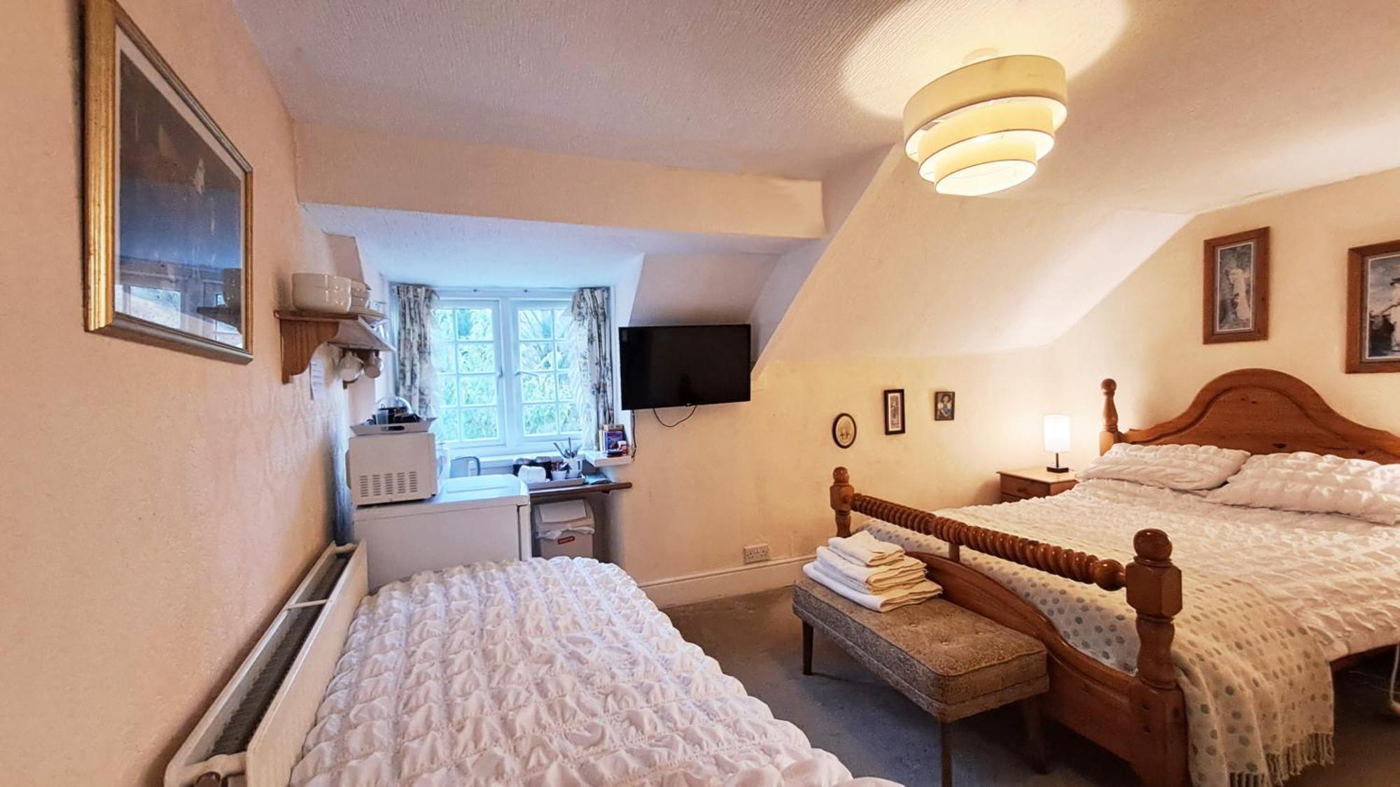 Coynant Farm Guesthouse - Farm Park Stay 斯旺西 外观 照片