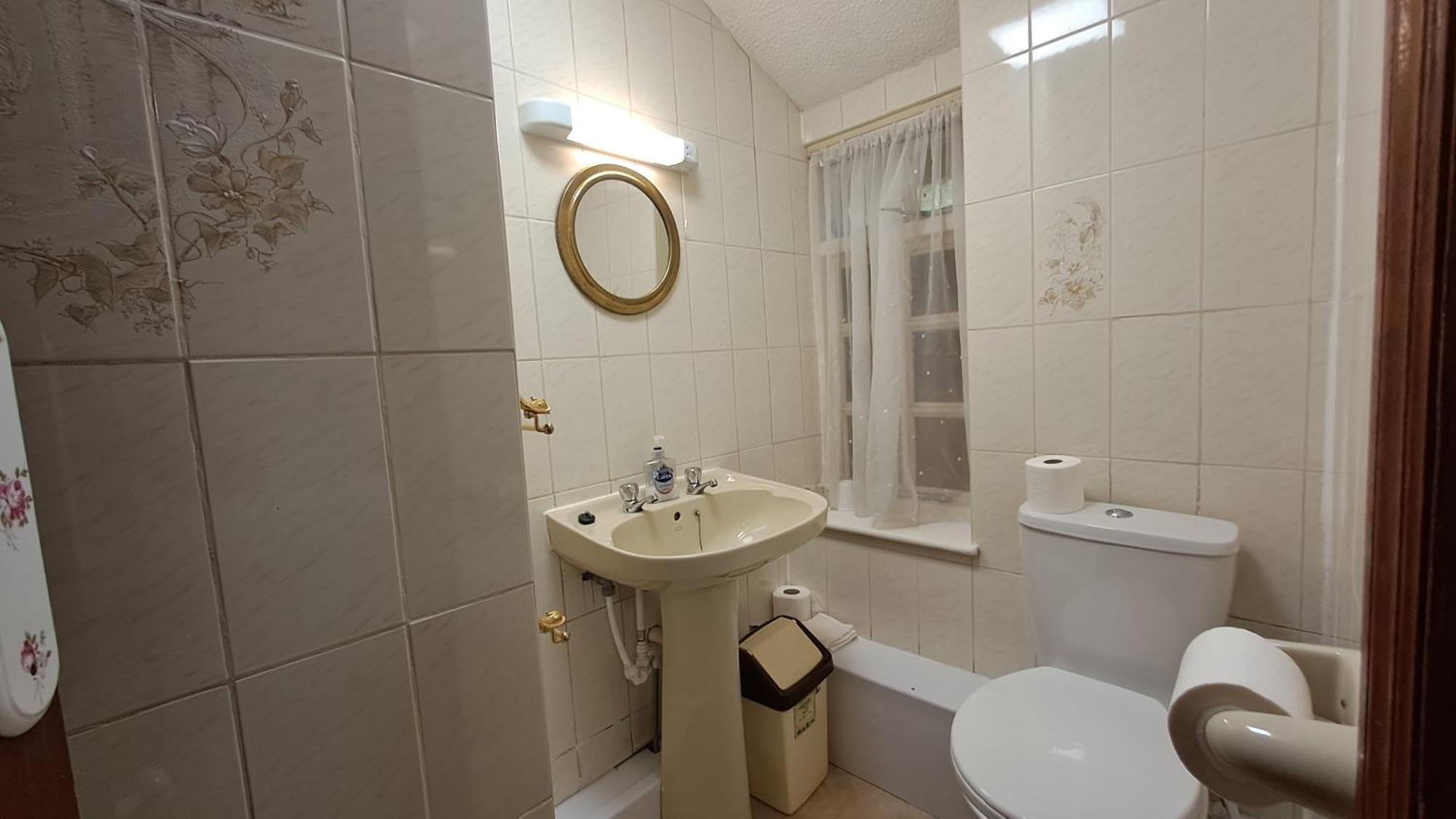 Coynant Farm Guesthouse - Farm Park Stay 斯旺西 外观 照片